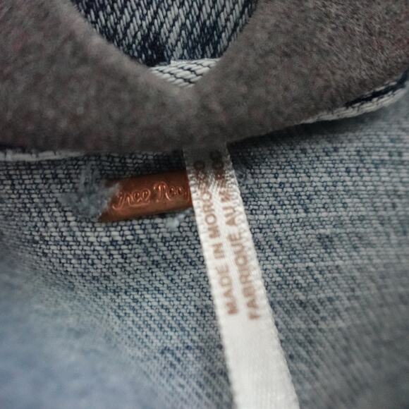 Free People Rumors Denim Jacket Size S Boho Cotton Blend Grunge Light Wash - Picture 5 of 14